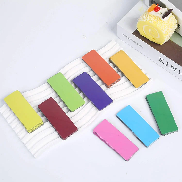 แม่เหล็กติดตู้เย็นตัวอักษรตัวอักษรโลหะ